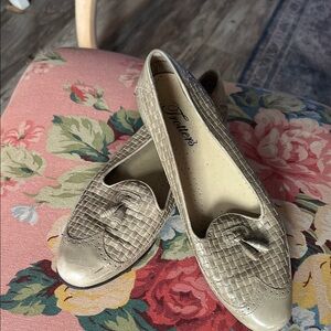 Vintage Woman’s Trotters Taupe Woven Leather Loafers Size 7.5 90s Vibe